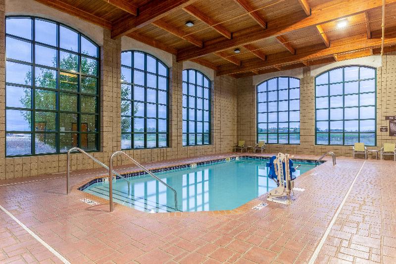 فندق Holiday Inn Express & Suites Cedar Falls   Waterloo, An Ihg