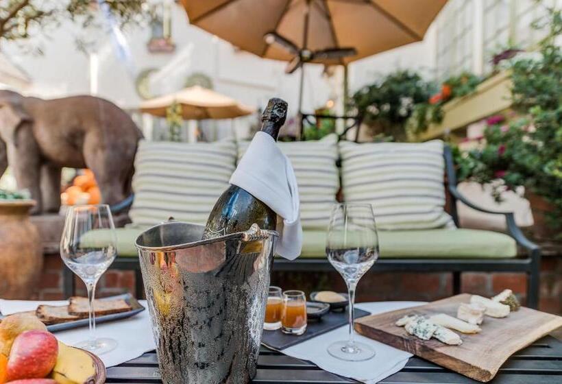 Отель L'auberge Carmel, Relais & Chateaux