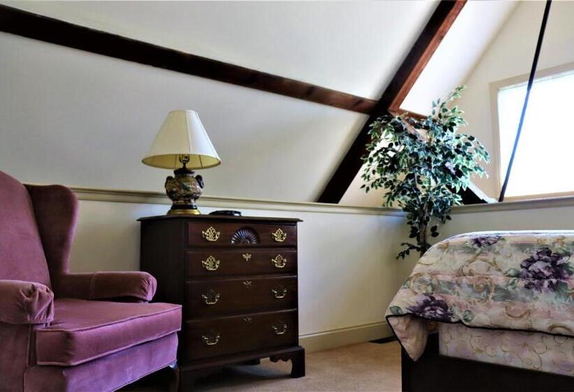 هتل The Gables At Stirling Guest