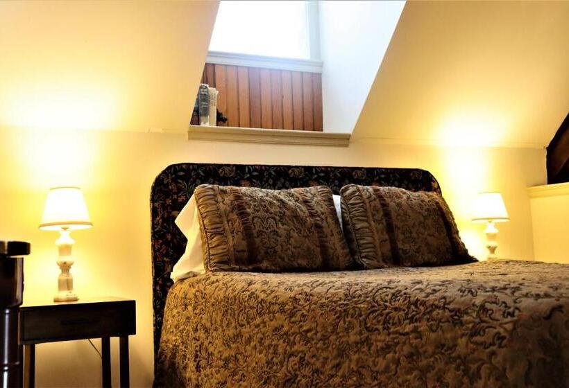 هتل The Gables At Stirling Guest