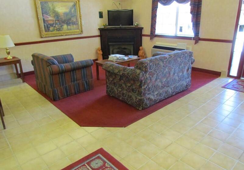 Отель Western Inn & Suites Hampton