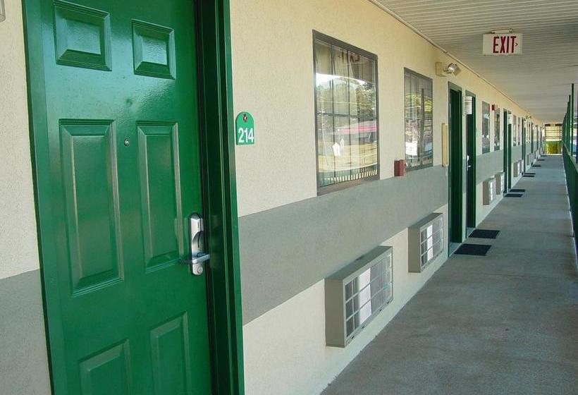 فندق على الطريق Garden Inn & Suites