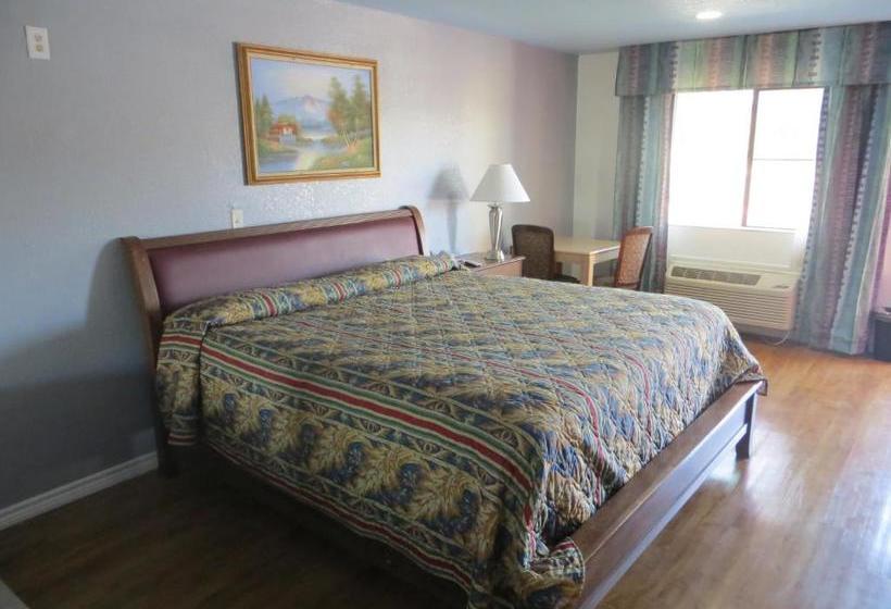 Мотель Mustang Inn And Suites