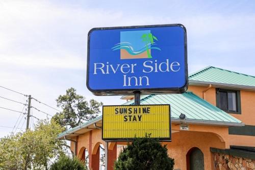 モーテル River Side Inn