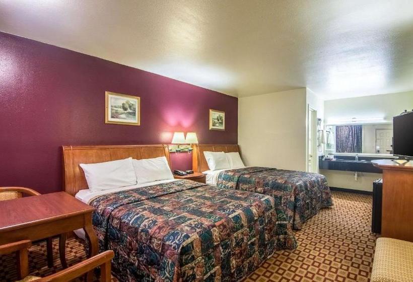 מוטל Rodeway Inn