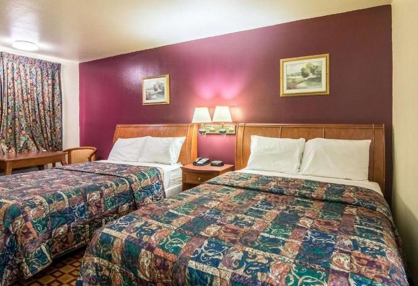 מוטל Rodeway Inn