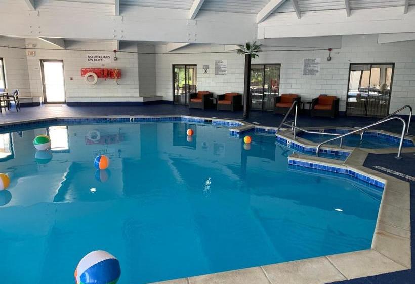 Radisson Hotel Detroit-farmington Hills