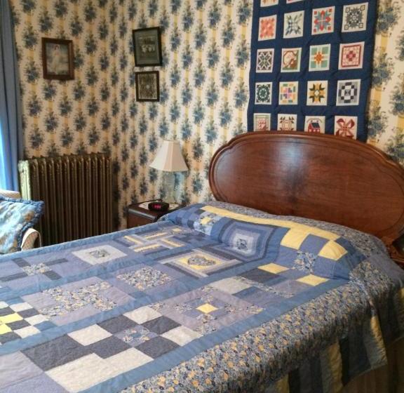 The Harkins House Inn Bed & Breakfast