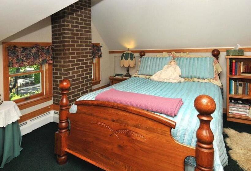 Victorian Loft Bed And Breakfast