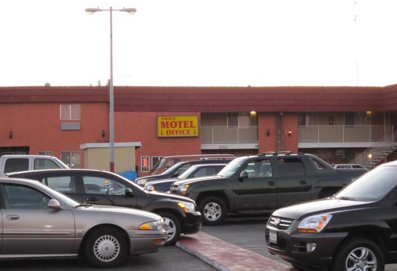 فندق على الطريق Travelers Inn