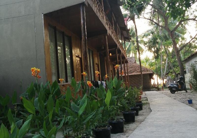 בית מלון כפרי White Coral Beach Resort