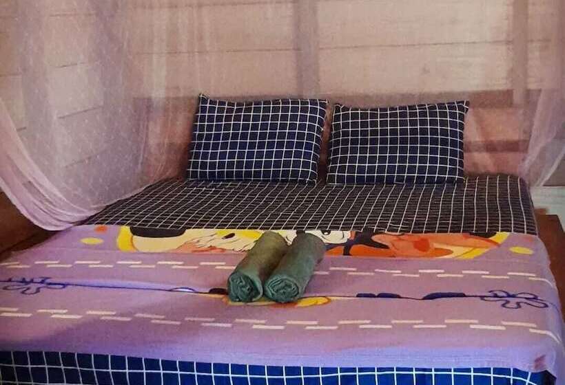 هاستل Nyang Ebay Surf Camp