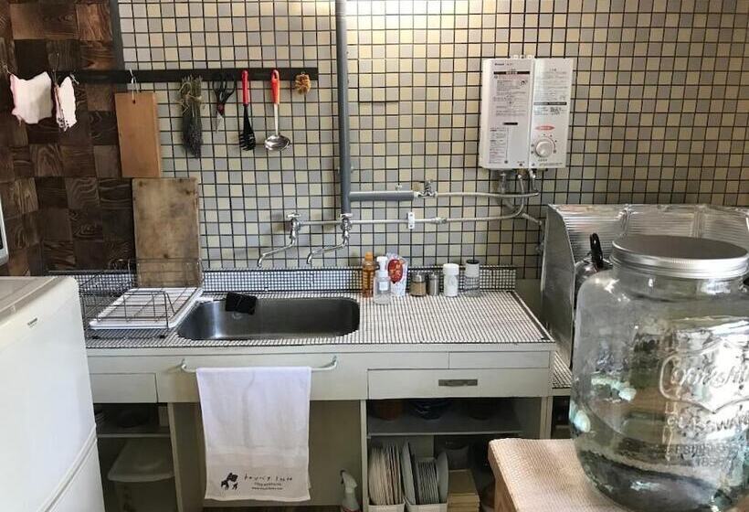 Guest House Ponkotan   Hostel