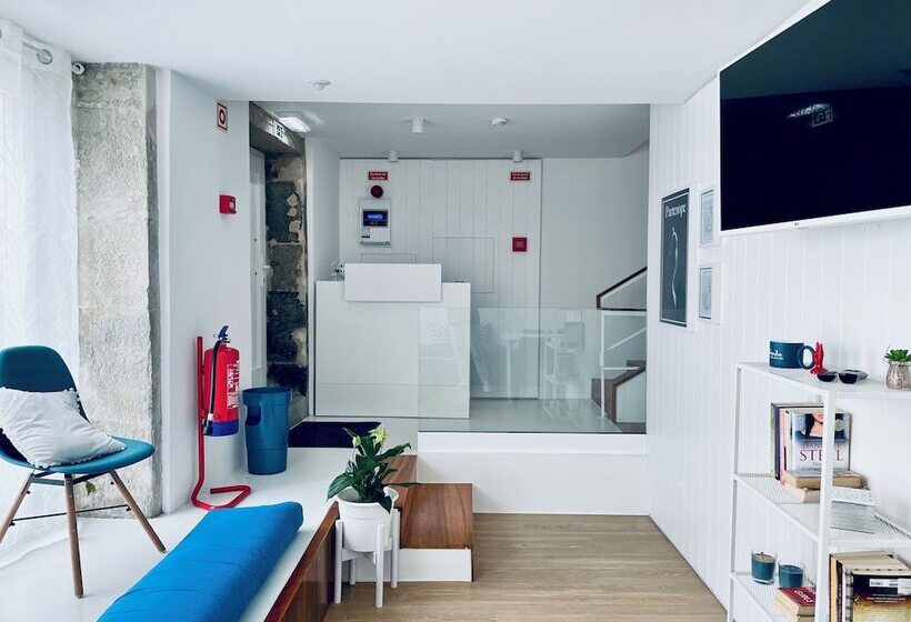 Partenope Hostel And Suites