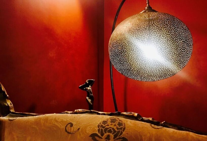 بنسيون Luxa Charm House