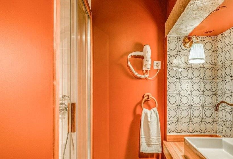 بنسيون Luxa Charm House