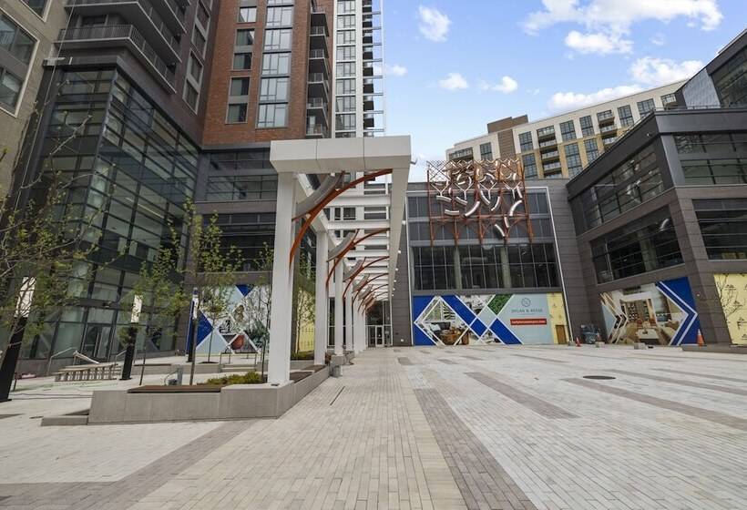 Placemakr Cathedral Heights