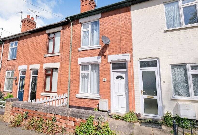 إقامة Lovely Large 2 Bed House With 2 Reception Rooms