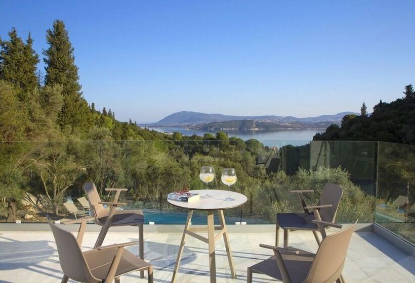 Villas Harriet   With Sea View And Near The Sea