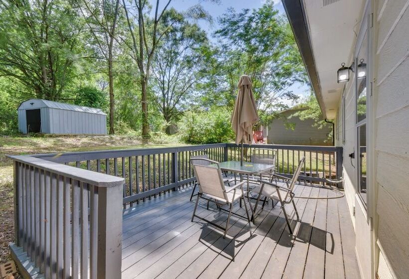 Athens Home W/ Deck   Near Sanford Stadium!