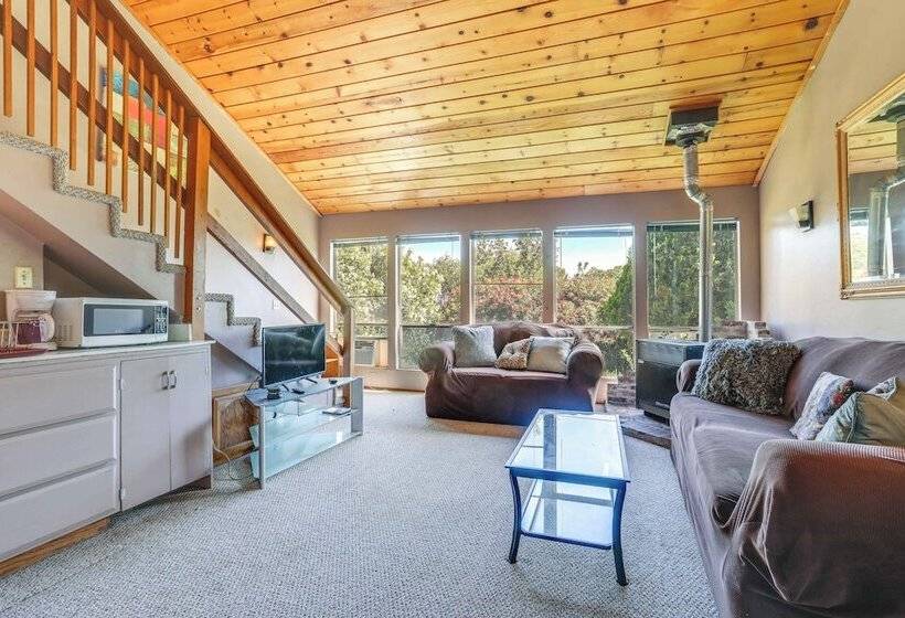 Auburn Cottage W/ Patios & Garden   3 Mi To Town!