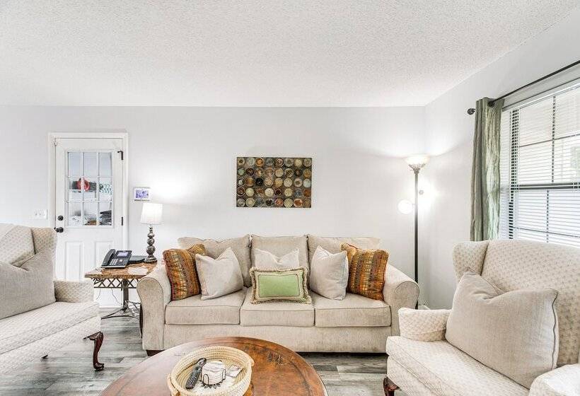 Brunswick Retreat W/ Patio & Grill, Near Beaches!
