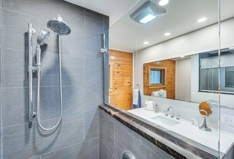 Modern Cabin In Lake Placid W/ Mountain Views!