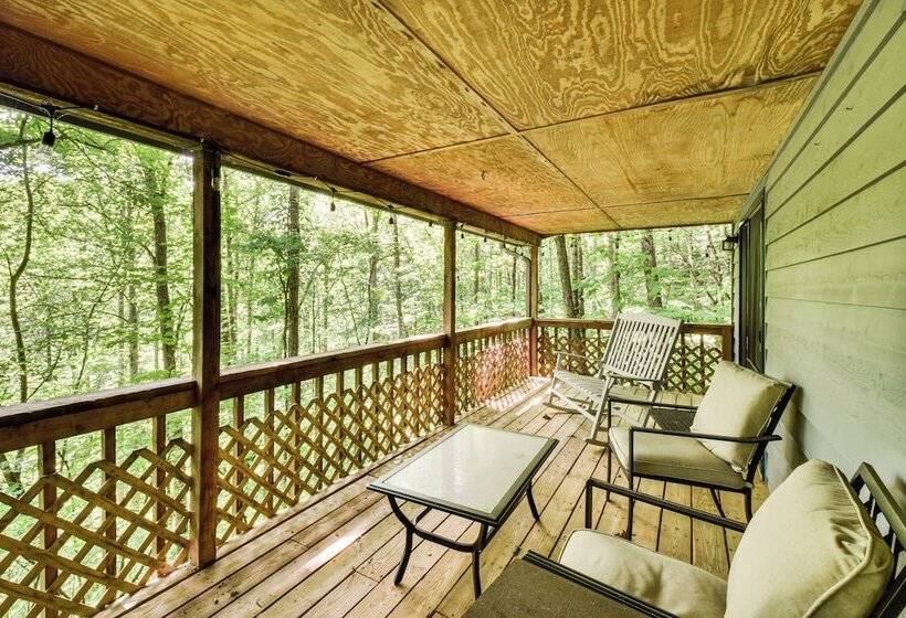 Cozy Franklin Retreat W/ Deck   5 Mi To Downtown!