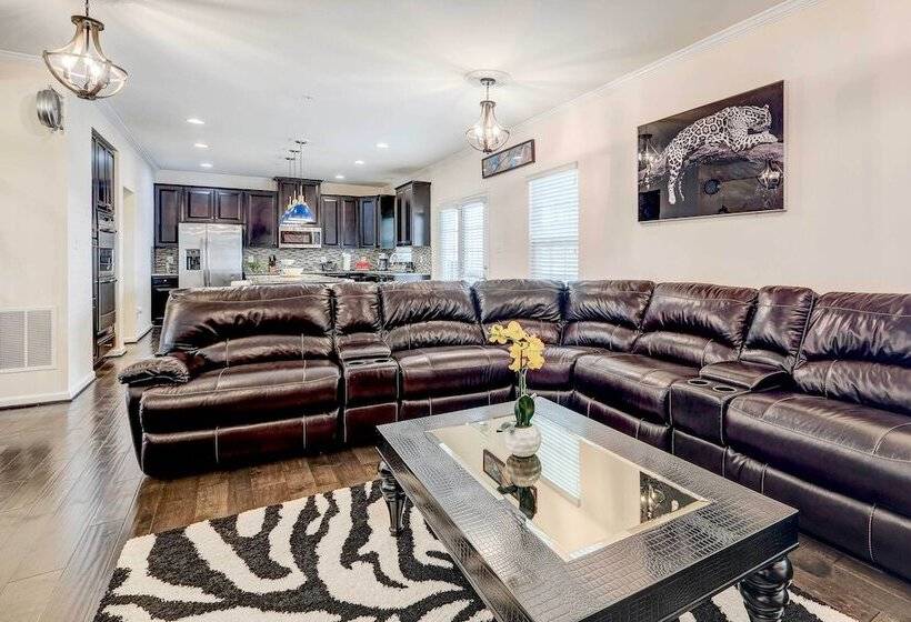 Game Room + Gym: Downtown Dc Home!