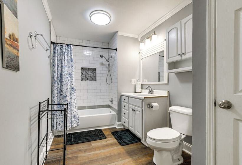 Durham Home W/ Screened Porch ~ 3 Mi To Downtown!