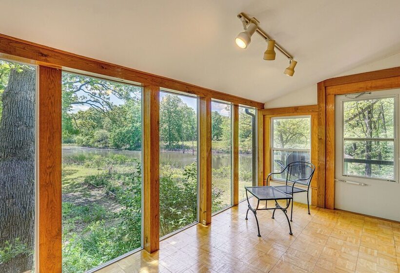 Historic Clark Cabin W/ Deck & Fishing Pond Access