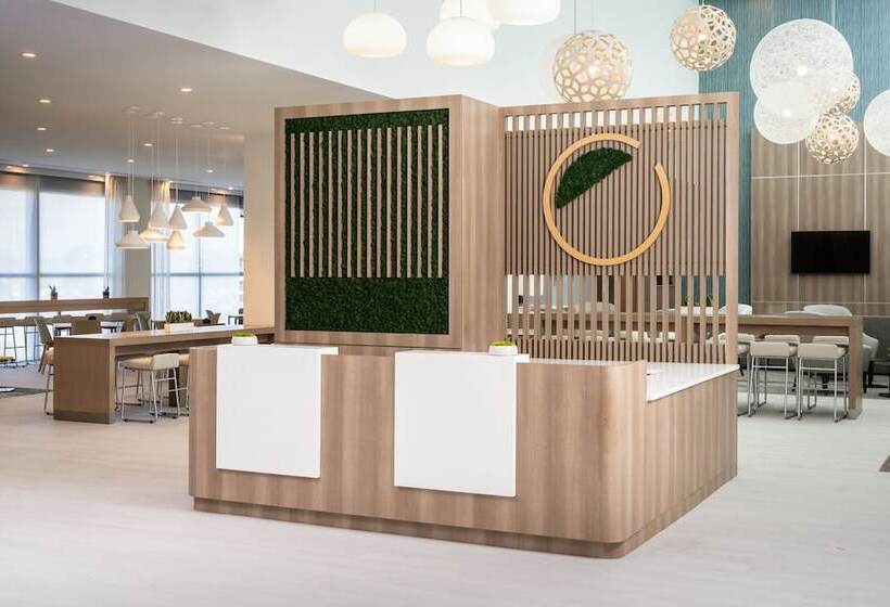 هتل Element Melbourne Oceanfront