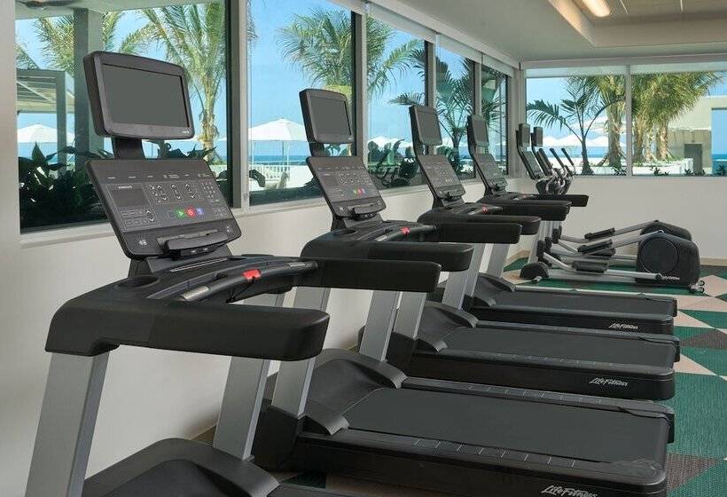 هتل Element Melbourne Oceanfront