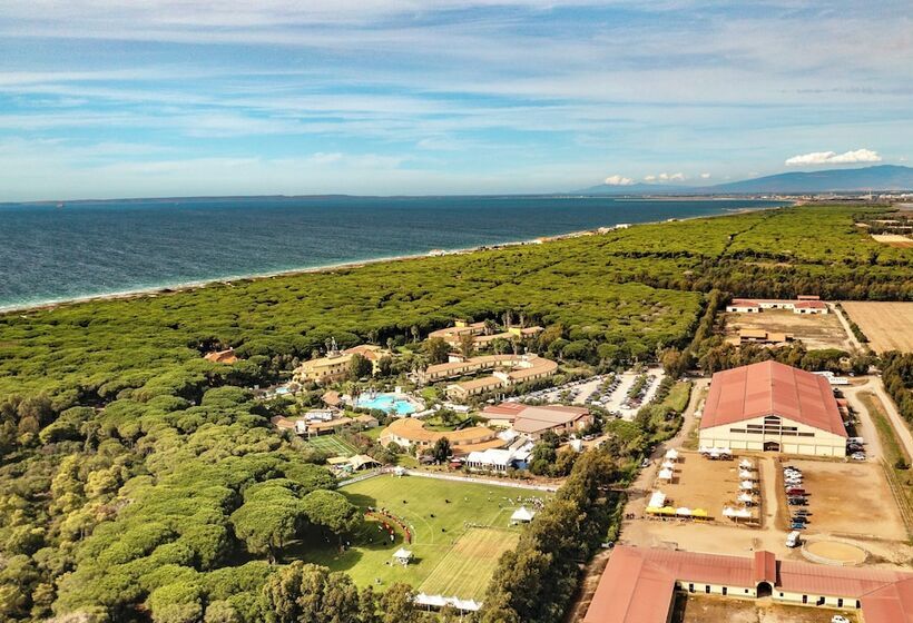 호텔 With Swmming Pool In Arborea Just 600 Meters From The Sea