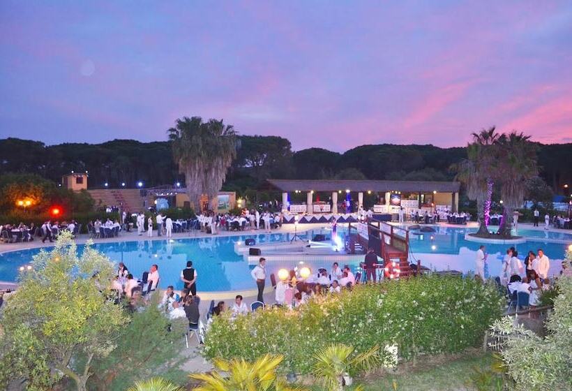 호텔 With Swmming Pool In Arborea Just 600 Meters From The Sea