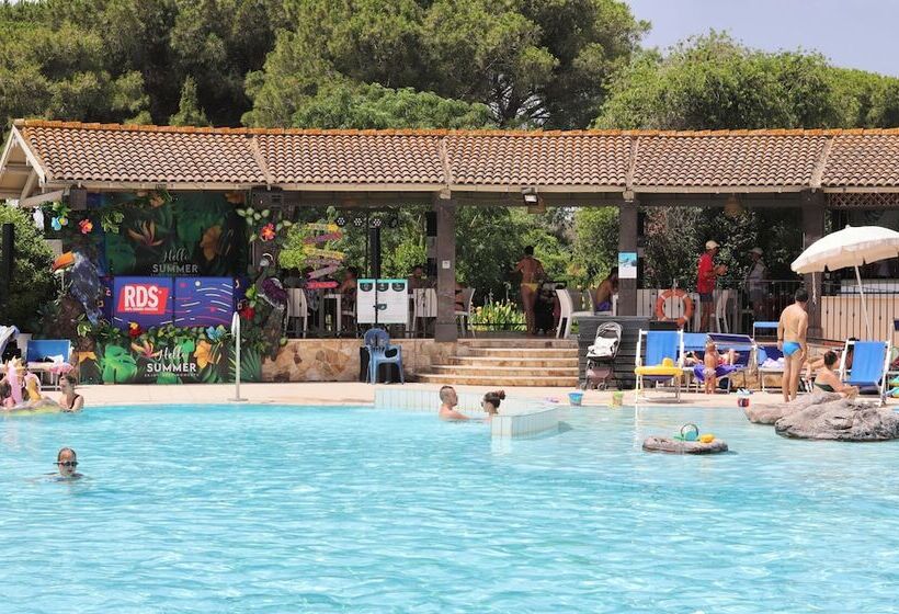 호텔 With Swmming Pool In Arborea Just 600 Meters From The Sea