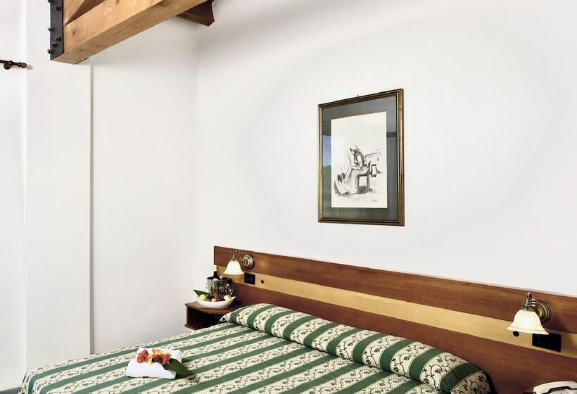 호텔 With Swmming Pool In Arborea Just 600 Meters From The Sea