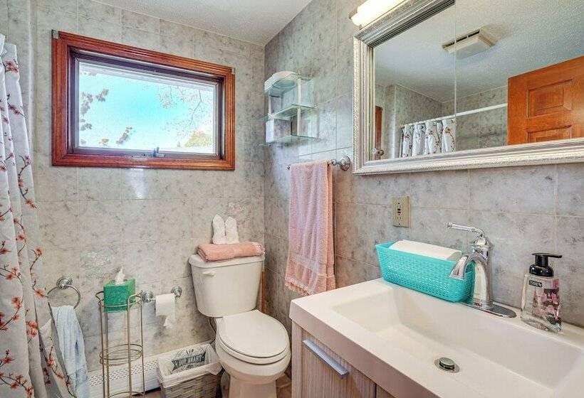Massachusetts Abode W/ Deck & Grill: Near Beaches!