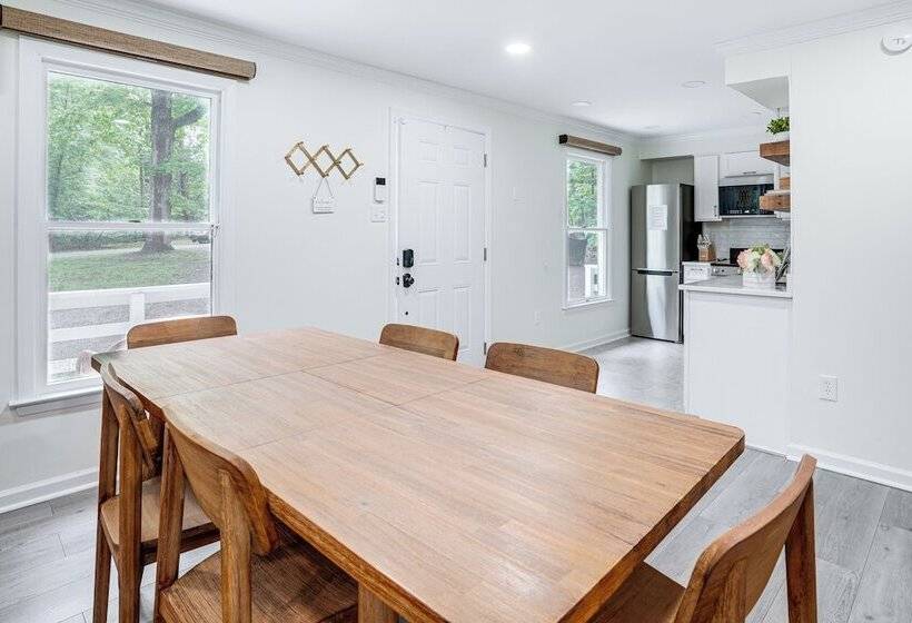 Mineral Cottage W/ Fire Pit: Steps To Lake Anna!