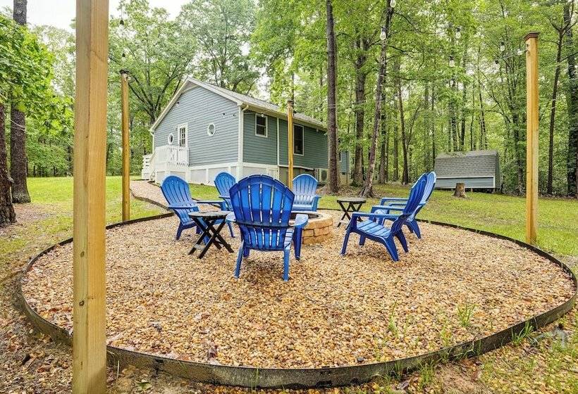 Mineral Cottage W/ Fire Pit: Steps To Lake Anna!