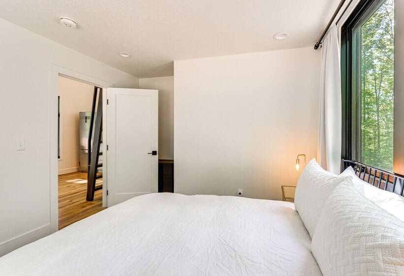 Modern Bellaire Cabin < 5 Mi To Lake & Slopes!