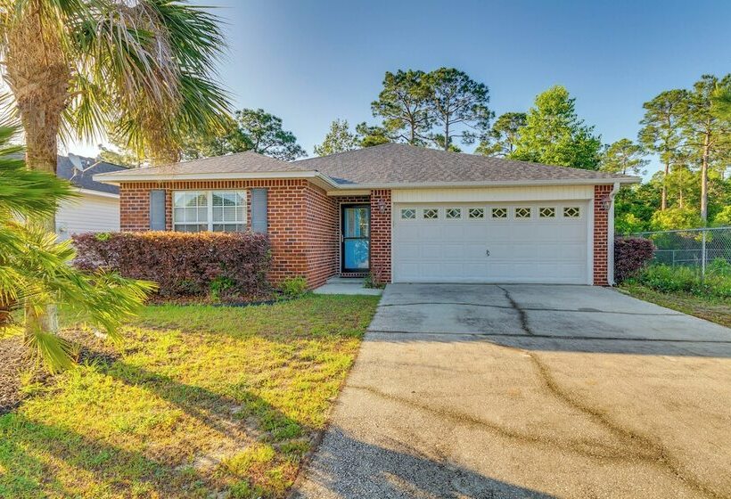 Navarre Home W/ Furnished Patio < 2 Mi To Beach!