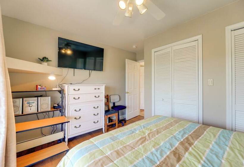 Newport Home W/ Private Balconies & Creek Access!
