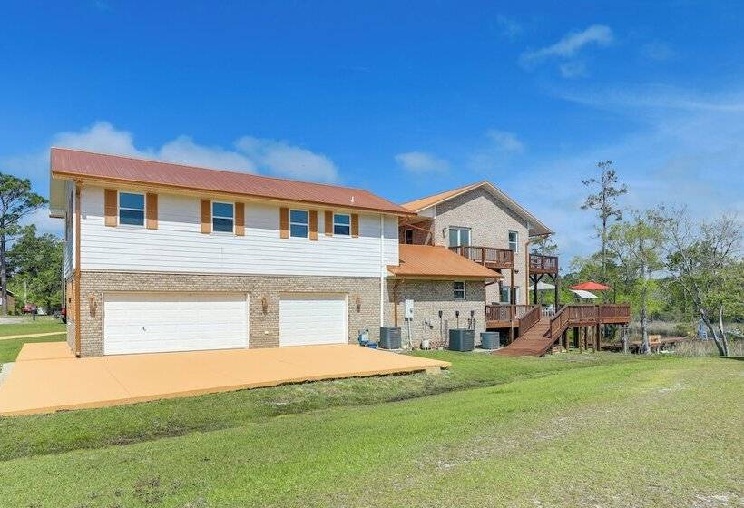 Newport Home W/ Private Balconies & Creek Access!