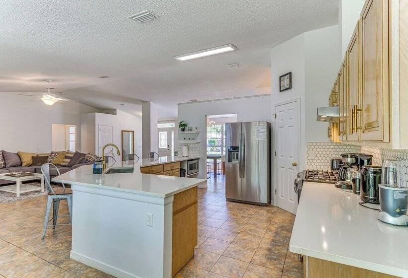 Pensacola Home W/ Large Yard: 4 Mi To Beach