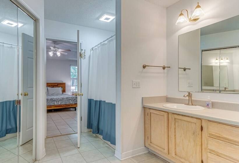 Pensacola Home W/ Large Yard: 4 Mi To Beach