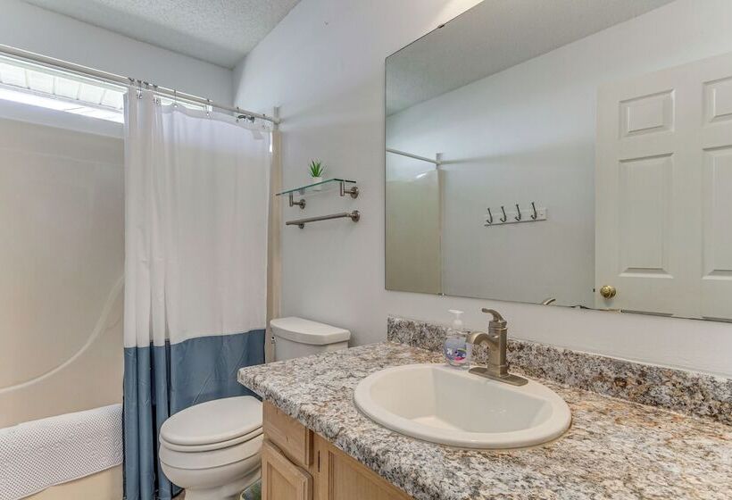 Pensacola Home W/ Large Yard: 4 Mi To Beach