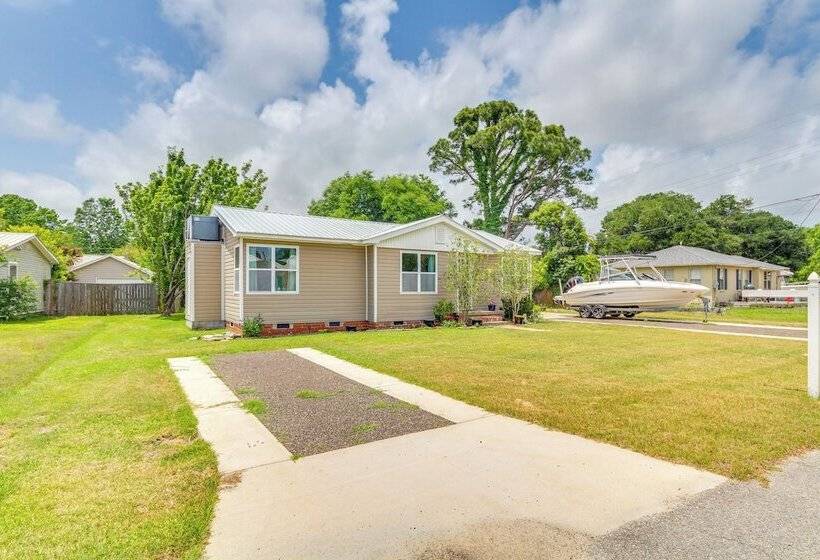 Pensacola Home W/ Private Spa: Walk To Beach!