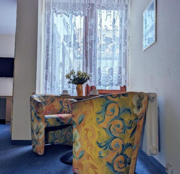 펜션 Room In Guest Room   2 Room Apartment With Its Own Kitchen And Bathroom