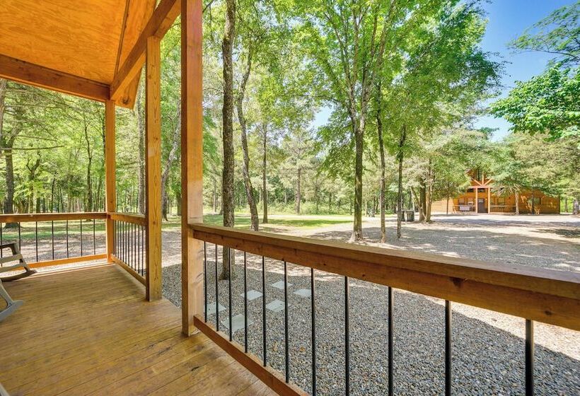 Pet Friendly Broken Bow Cabin W/ Private Hot Tub!